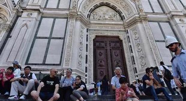 Firenze, crolla cornicione in Santa Croce: un morto