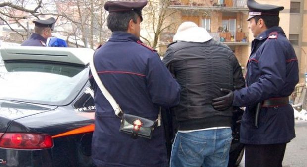 Cento grammi di coca negli slip, arrestato dai carabinieri di Mugnano