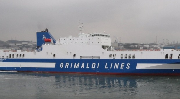 Incidente su una nave cargo Grimaldi: muore un marinaio, un altro è ferito