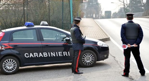 I carabinieri hanno preso due studentesse dopo il furto al supermercato
