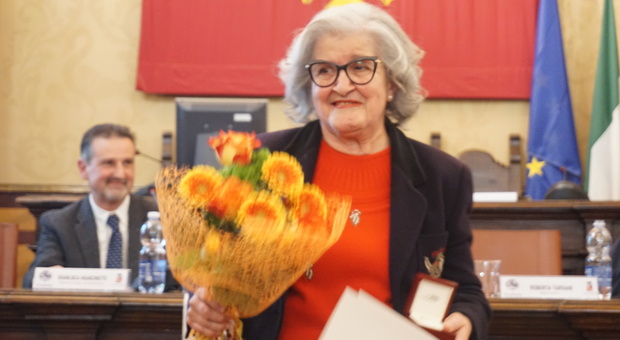 Orvieto. Il Pialletto d'Oro - Premio artigiano dell'anno 2023 a Loretta Lovisa, preziose le sue creazioni in merletto