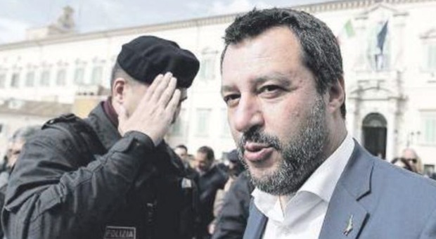 Guerra di camorra a Napoli, intervista a Salvini: «Presto altri 600 poliziotti, io rispondo con i fatti»