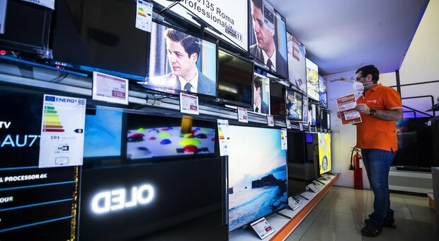 Nuova tv, cosa cambia dall'8 marzo: reti nazionali in alta definizione