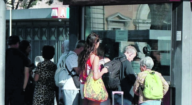 Roma, Atac verso il biglietto a 2 euro: l'azienda dei trasporti deve correre ai ripari per i conti in rosso