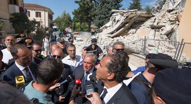 Terremoto, il presidente Grasso: «La politica faccia in fretta. E attenzione a speculatori e imprenditori criminali»