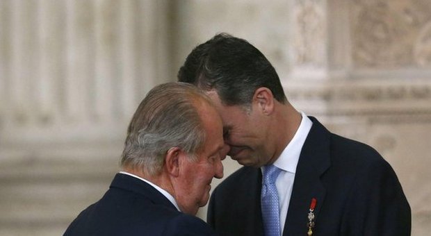Spagna, Juan Carlos non è più re. E ora è polemica sull'immunità