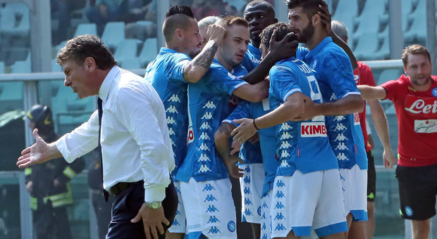 Doppietta di Insigne e gol di Verdi: il Napoli strapazza il Torino 3-1