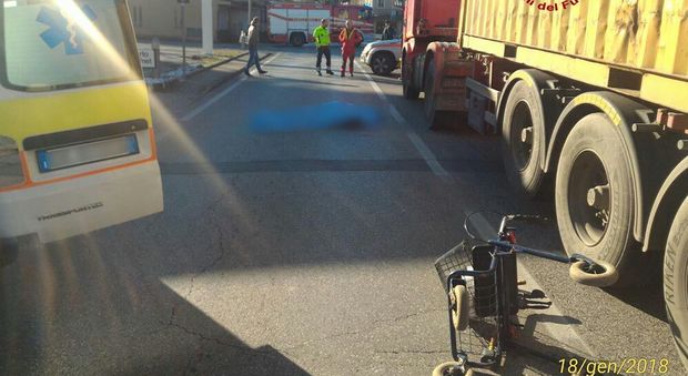 Tragedia a Vazzola: camion travolge e uccide un pedone in via Battisti