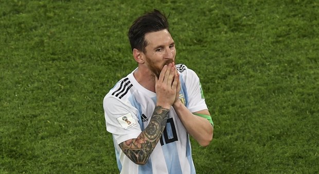 Argentina, beffa per Messi: hotel con vista su un murales di Cristiano Ronaldo