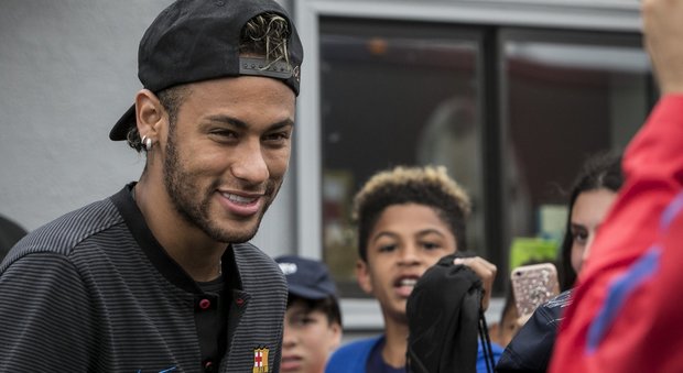 Neymar tratta con il Psg e chiede al club quattro rinforzi