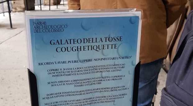 Coronavirus, al Colosseo spunta il «galateo della tosse»