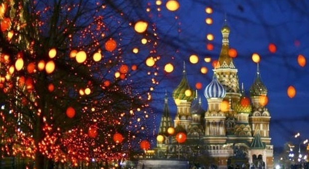 Suggestioni sulla Piazza Rossa a Mosca all'ombra di San Basilio