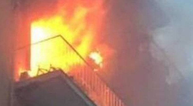 Incendio in appartamento a Casalnuovo: famiglie evacuate