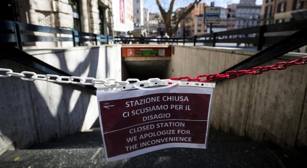Metro Barberini, le scale mobili superano il collaudo: riapertura entro il 4 febbraio