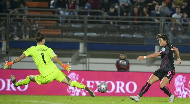 La Roma batte 1-0 lo Slavia Praga: rete di Giacinti e primi tre punti in Champions League