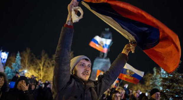 Crimea, sanzioni da Usa e Ue contro Mosca, colpite 21 persone. Obama: «La Russia ora è isolata nel mondo»