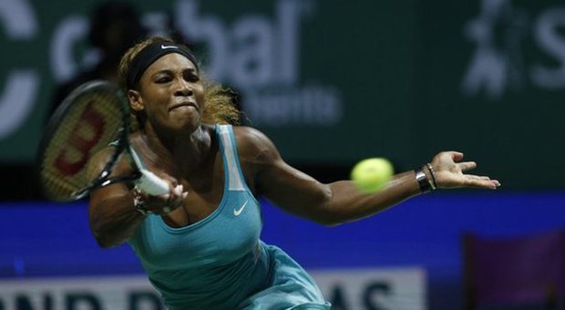 Serena Williams travolge Simona Halep: quinto successo al WTA Finals come la Graf