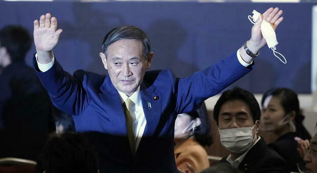 Giappone, il nuovo premier sarà Yoshihide Suga: ecco chi è il successore di Abe