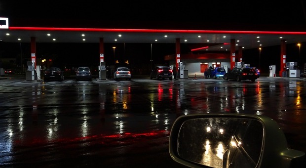 Gasolio a 2,50 euro al litro anche in Puglia. Flixbus: «Così sarà impossibile non aumentare il prezzo dei biglietti»