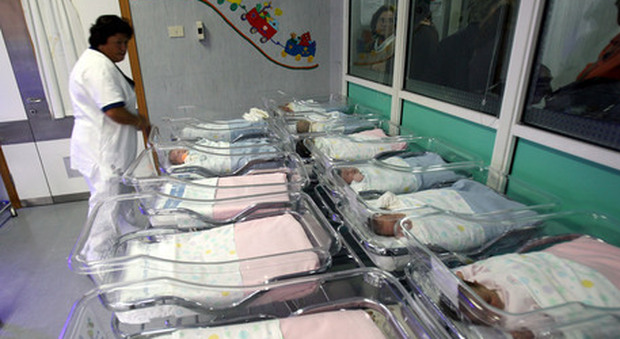 Covid, calo di nascite: Lodi la prima zona rossa che riparte dai bebè