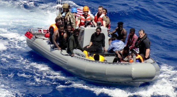 Migranti, nuovo naufragio in Libia. L'Unhcr denuncia: «114 dispersi»