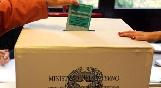 Comunali, la carica dei 150mila candidati. Boom italiano: peggio perfino dell’Albania