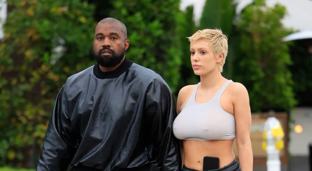 «Kanye West ha vietato i social alla moglie Bianca Censori»: la rivelazione choc degli amici preoccupati