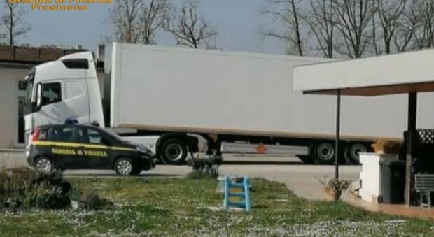 Sequestrate tonnellate di polvere da sparo: erano destinate alle cave del Casertano