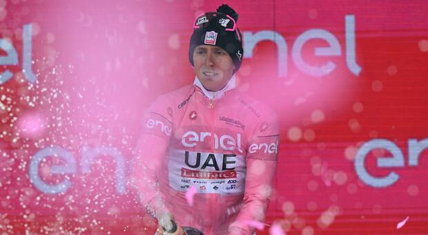 Giro d'Italia, domina Pogacar: vince anche a Santa Cristina, quinto successo per lo sloveno. Pellizzari secondo