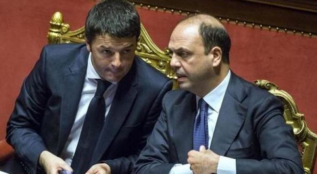 Migranti, Renzi: "Notte importante per l'Italia". Alfano: "L'Europa ci ha dato ragione"