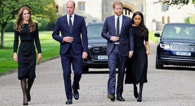 Re Carlo e Kate razzisti, chi ha rivelato i nomi nelle lettere? Caccia alla spia di Buckingham Palace: «Harry e Meghan ora parlino»