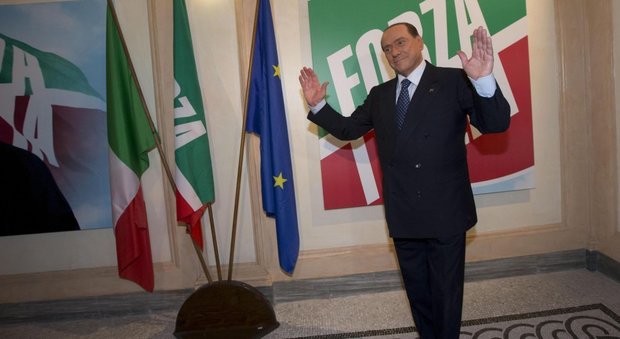 Berlusconi insiste con Parisi, il gelo dei colonnelli forzisti