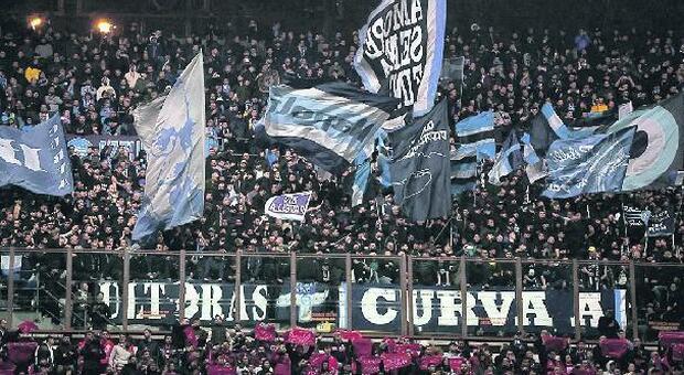 Gli ultras azzurri a Milano
