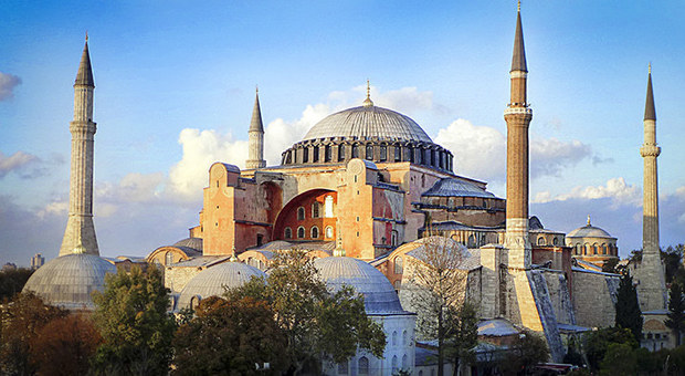 Santa Sofia, l'annuncio di Erdogan: «Tornerà ad essere una moschea»