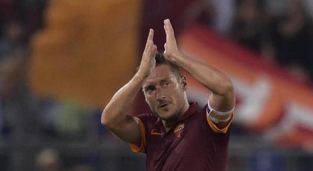 Totti, la Roma non rinnoverà il contratto ​in scadenza nel 2016: serve una punta prolifica