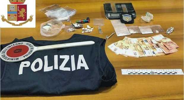 Droga e denaro sequestrati dalla Polizia a Formia