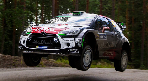 Kalid Al Qassimi al volante della Citroen Ds3 nel rally di Finlandia del 2015