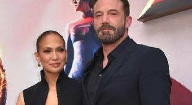 Jennifer Lopez e Ben Affleck, la crisi smentita: le foto al red carpet non lasciano dubbi
