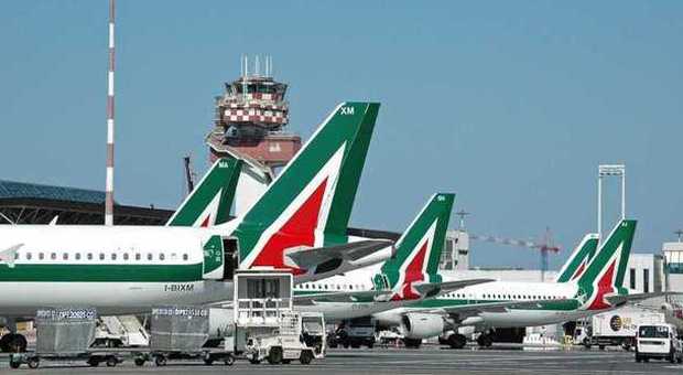 Alitalia-Etihad, è fatta. Certificati di malattia per protesta. Il garante avverte: «Non sarà tollerato»