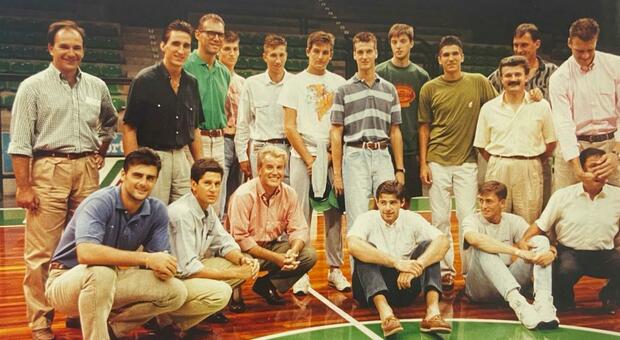 La squadra che vinse il primo storico scudetto della Benetton Basket dando il via al mito di Treviso