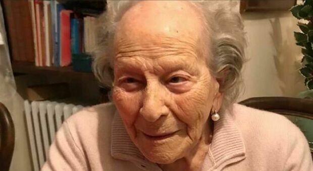 Nonna Giusy nominata Commendatore della Repubblica a 108 anni: chi è. La vita dedita all'insegnamento e i social