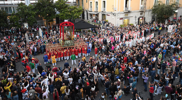 San Matteo, Salerno in festa: torna la processione pre-Covid