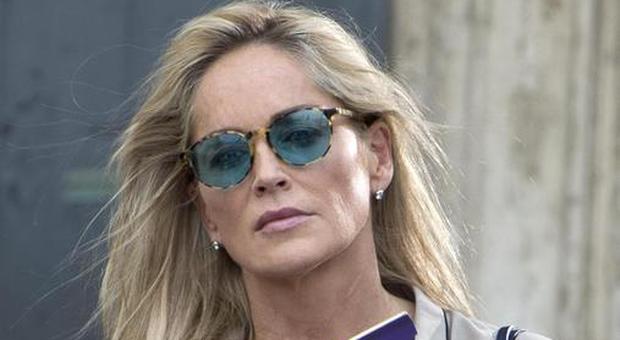 Sharon Stone ricorda il dramma dell'ictus: «Ho perso tutto, anche mio figlio»