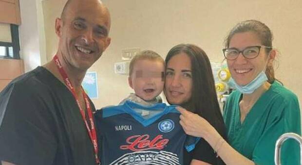 Napoli, bimbo di 5 mesi operato per una grave malformazione: il piccolo Luigi salvo dopo un intervento di 8 ore