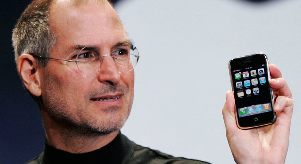 Apple, un miliardo di questi iPhone: Cupertino festeggia il traguardo di vendite dello smartphone più famoso