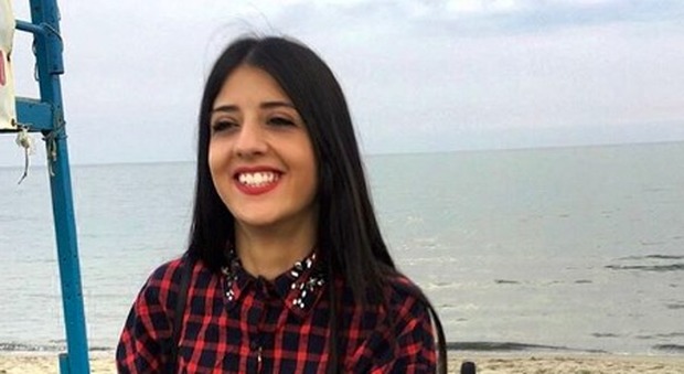 Febbre alta e dolore al petto: Mara muore a 25 anni, faceva l'infermiera