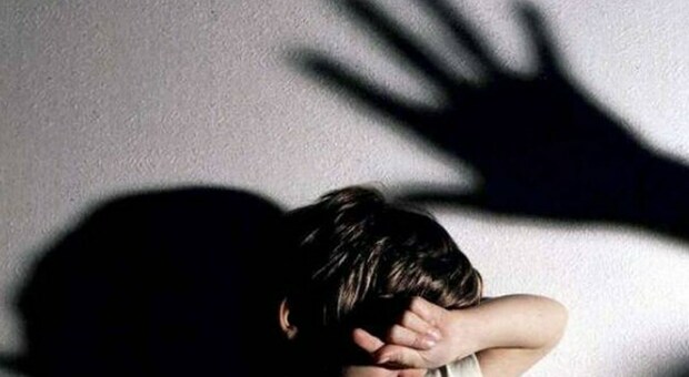 Abusi e maltrattamenti su minori