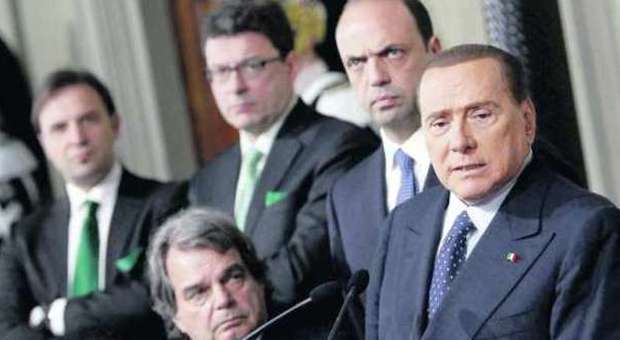 Berlusconi: il 16 ministri fuori da governo «Questa legge di stabilità non la votiamo»