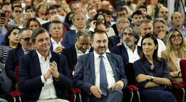 Elezioni 2022, il Terzo Polo riunito a Napoli: «Conte come Achille Lauro, prendeva voti regalando scarpe»