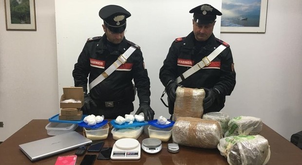 Marijuana e cocaina in grandi quantità: arrestati dai carabinieri due italiani e due albanesi